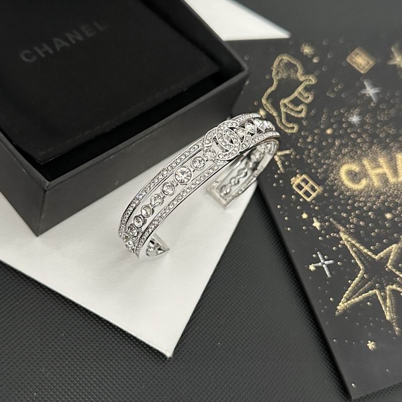 Chanel bracelet 1lyx34